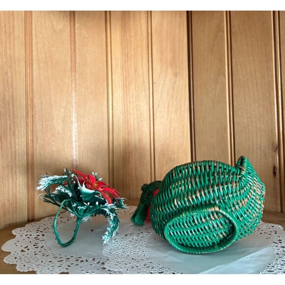 Handcrafted Woven Green Duck Basket Poinsettia Festive Vintage Holiday Decor - Picture 5 of 5